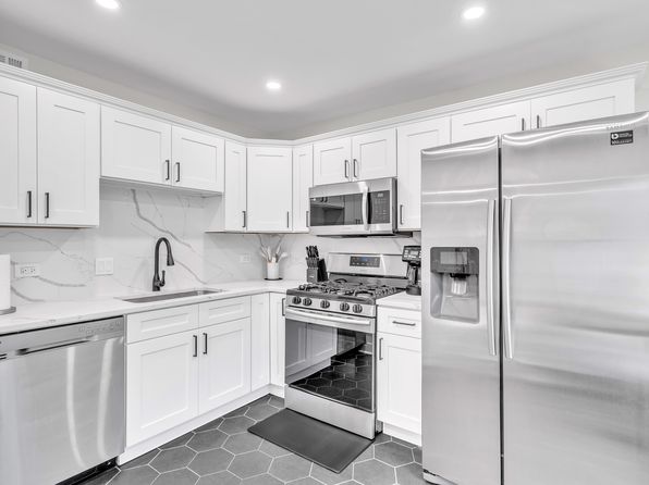 860 S Spring Rd, Elmhurst, IL