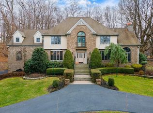 18 Menayas Ct, Washingtonville, NY 10992