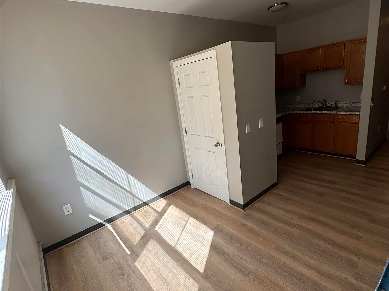 Studio, 1.0 bath, 500 sqft, $1,250 — Photo 3