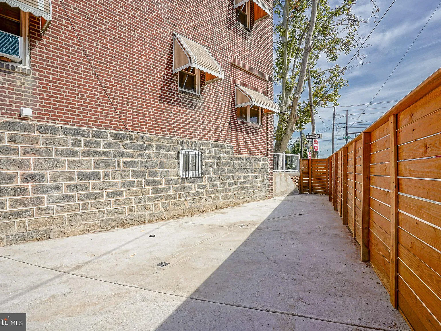 1 bed, 1.0 bath, 600 sqft, $1,600 — Photo 3