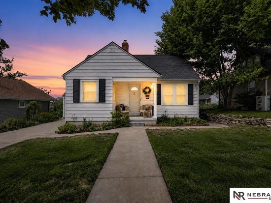 2122 S 40th St, Omaha, NE 68105