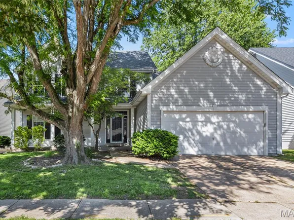 927 Wellesley Place Dr, Chesterfield, MO 63017