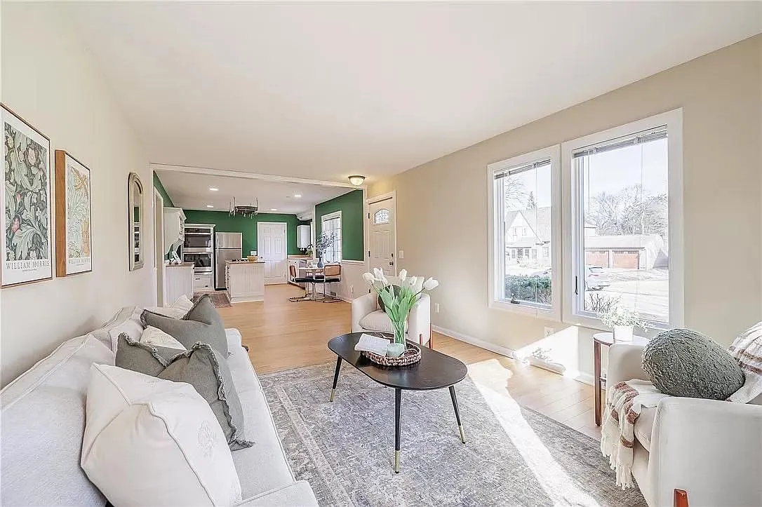 2 bed, 1068 sqft, $2,350 — Photo 4