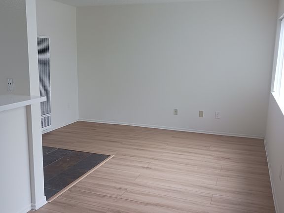 4th image of 430 W 8th St #1