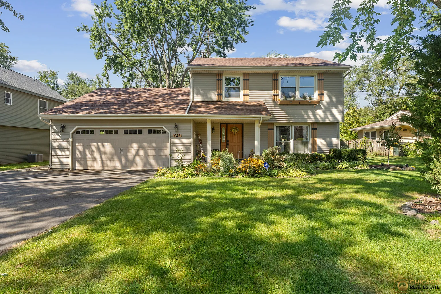 486 Hiawatha Dr photo 1