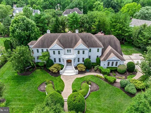 543 Bartram Rd, Moorestown, NJ 08057