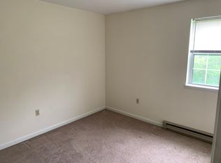 1871 Pineview Dr, York, PA 17408