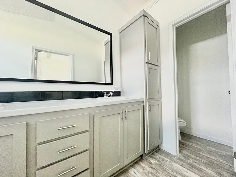 739 Chalet Ave — Photo 9