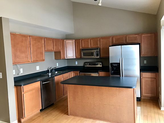 3rd image of 766 Sandalwood Dr