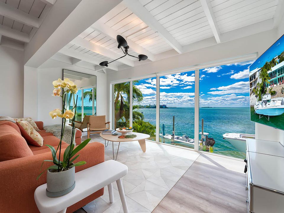 1st image of 474 Caribbean Dr E