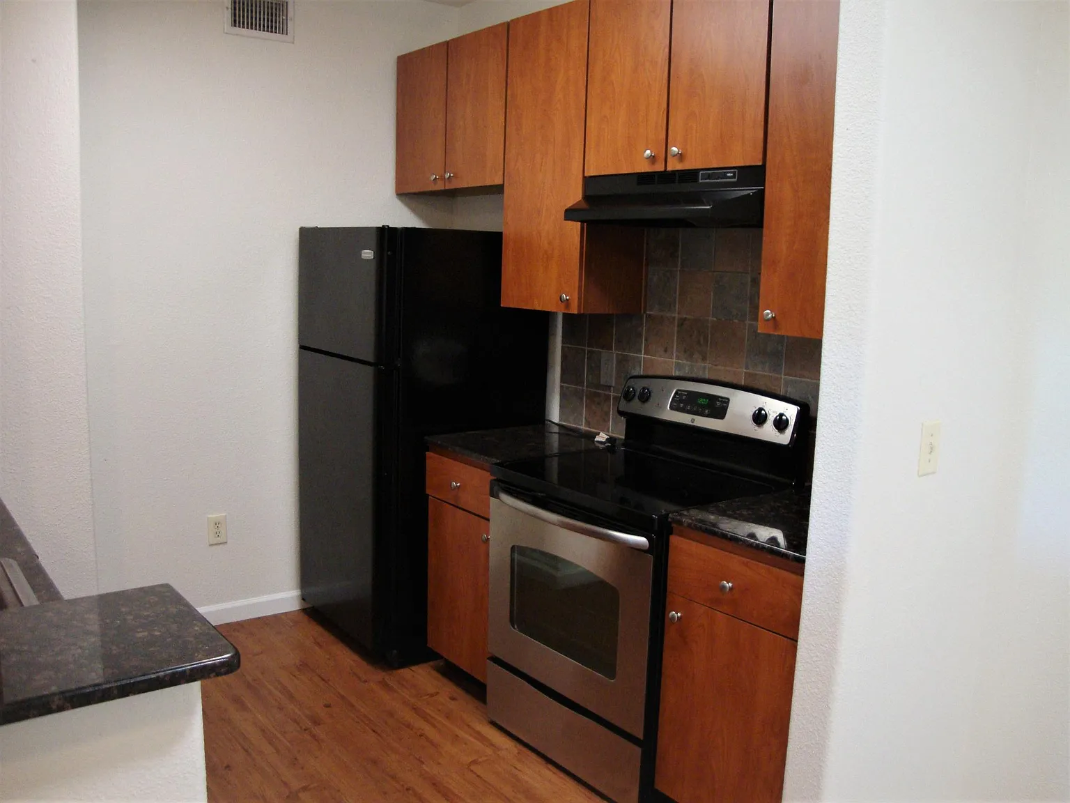 2 bed, 920 sqft, $1,895 — Photo 4