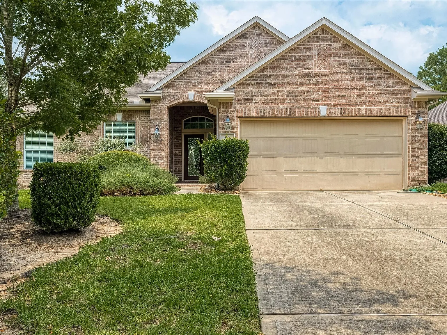 4 bed, 3.0 bath, 2532 sqft, $4,200 — Photo 1