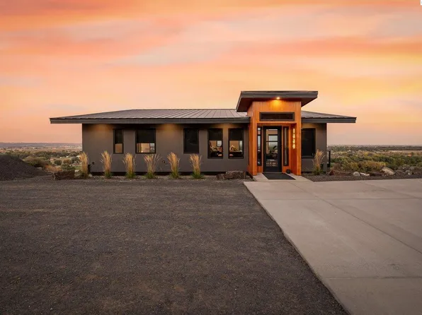 1880 Artemis Rdg, West Richland, WA 99353