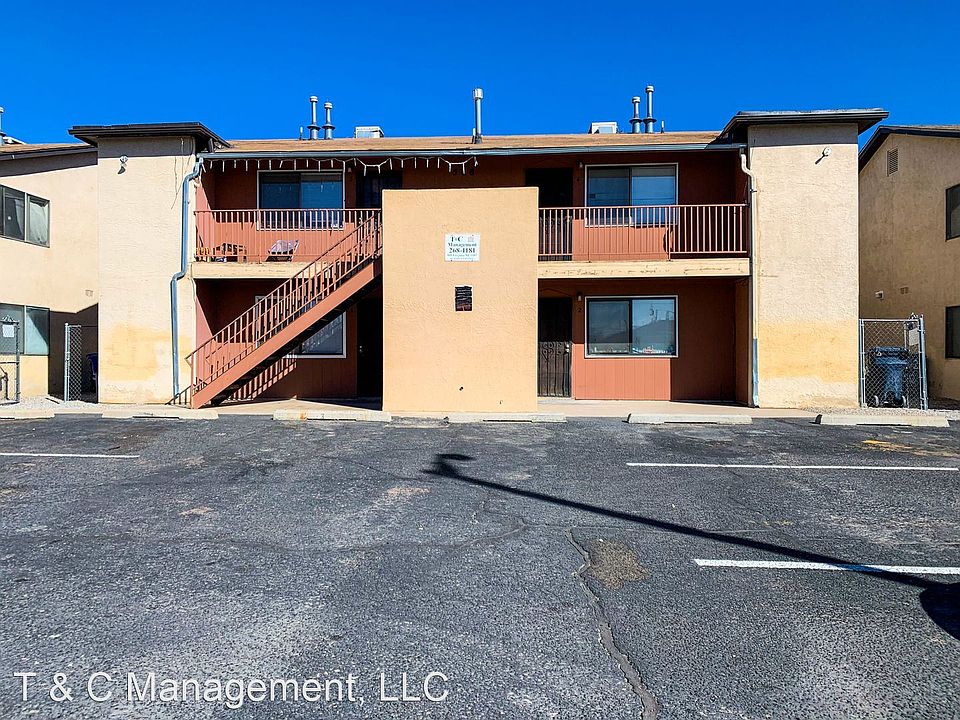 1st image of 512 Pennsylvania St SE #512