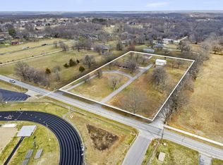 530 N Elm St, Marshfield, MO 65706