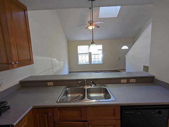 4th image of 3218 Sawtooth Dr