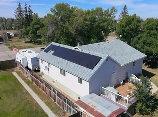 379 N 300th St E, Raymond, AB T0K 2S0