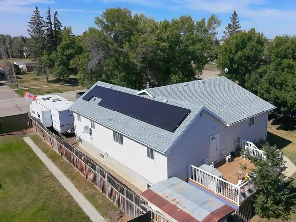 379 N 300th St E, Raymond, AB T0K 2S0