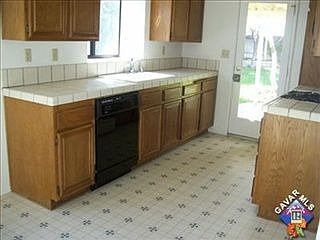 4th image of 43201 Echard Ave
