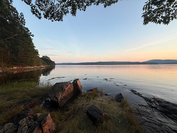 4th image of 558 River Road