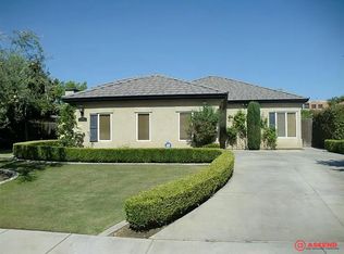 716 Windsor Park Dr, Bakersfield, CA 93311