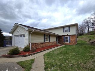 16 Bel Manor Dr, Fairmont, WV 26554