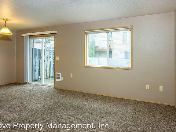 3rd image of 804 SE 152nd Ave APT B