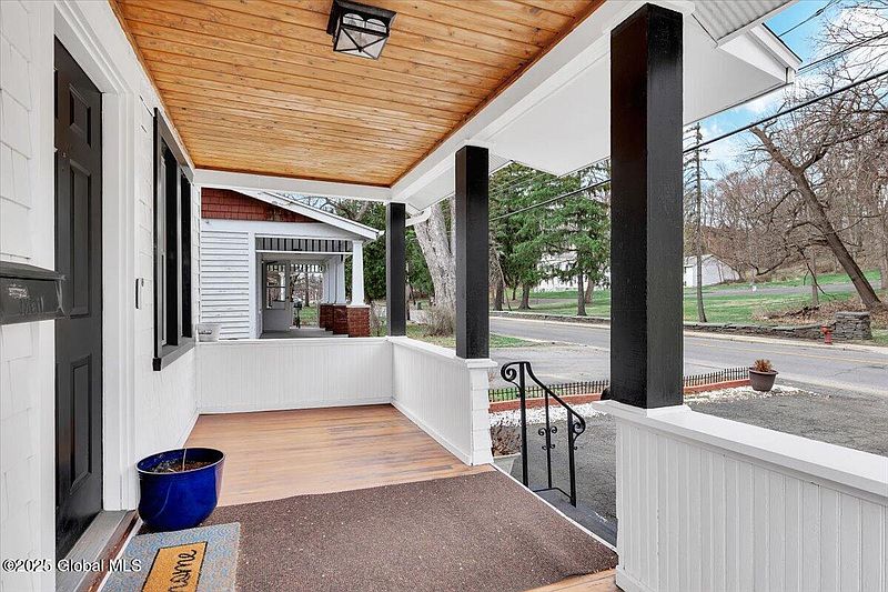3rd image of 42 Brunswick Road