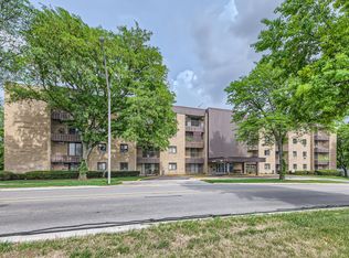1133 S Finley Rd APT 101, Lombard, IL 60148