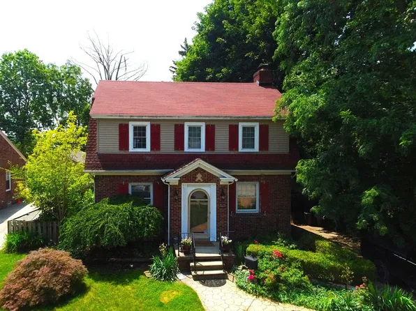 106 Riverside Dr, Mount Clemens, MI 48043