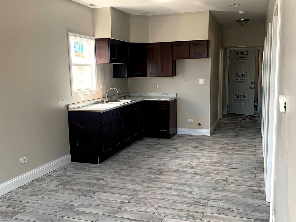 1st image of 4612 S Sacramento Ave #2
