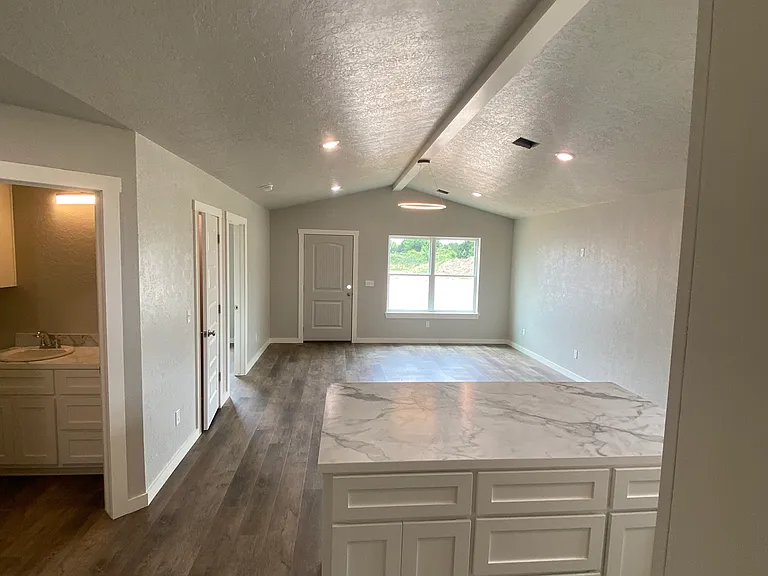 148 Precision Ln — Photo 2