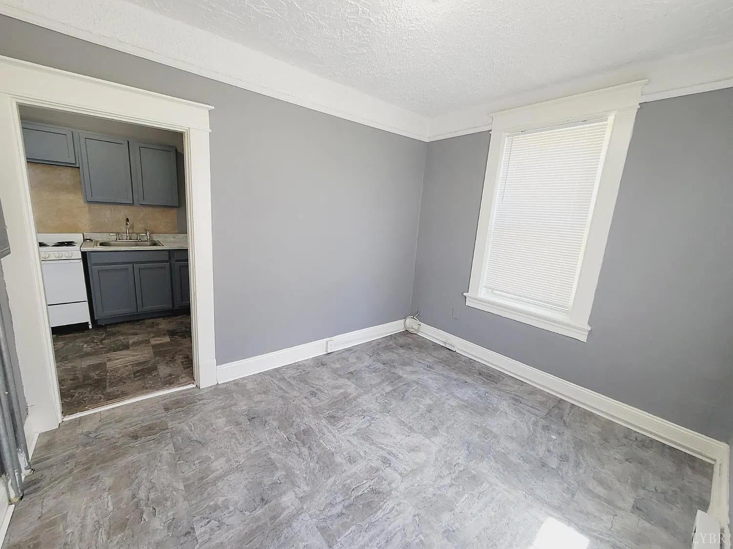 1 bed, 302 sqft, $695 — Photo 3
