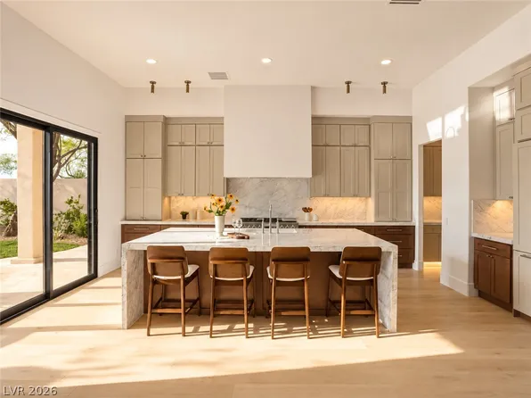 3 Pine Hollow Dr, Henderson, NV 89052