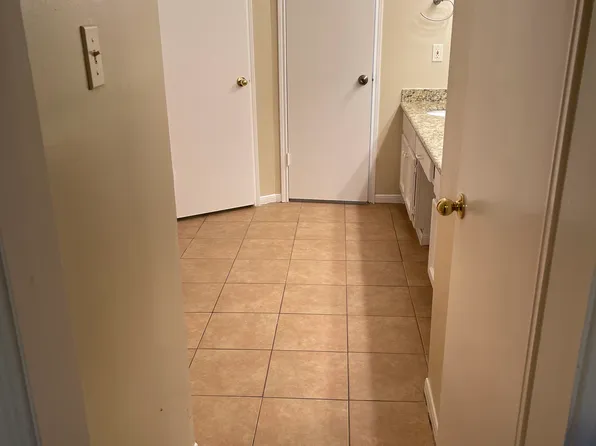 2914 Arrowhead Dr, Sugar Land, TX 77479