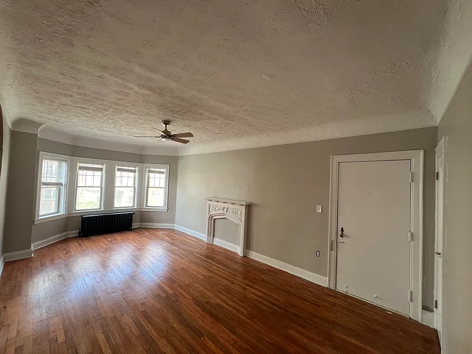 12065 Edgewater Dr #15