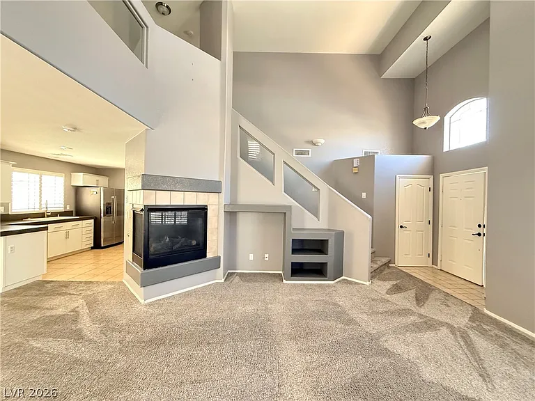 1429 Still Creek Ave — Photo 4