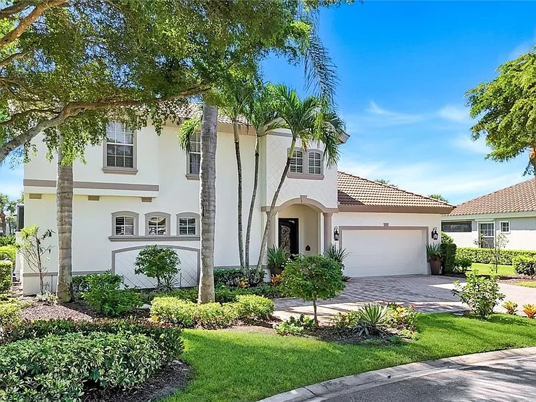 22660 Fairlawn Ct — Photo 5