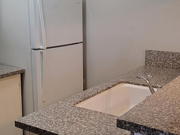 4th image of 3531 Town Ct APT 1