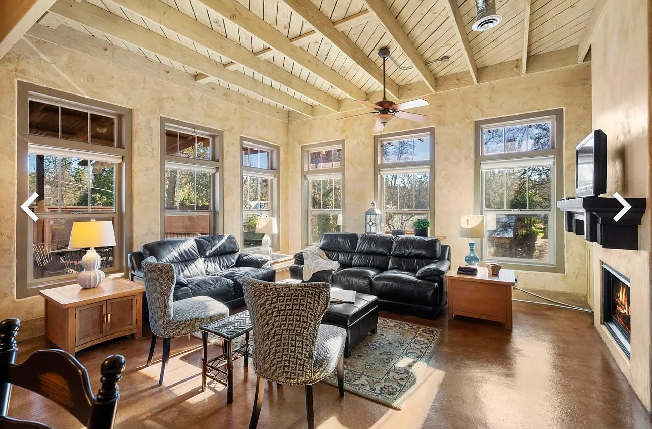 1 bed, 950 sqft, $2,100 — Photo 2