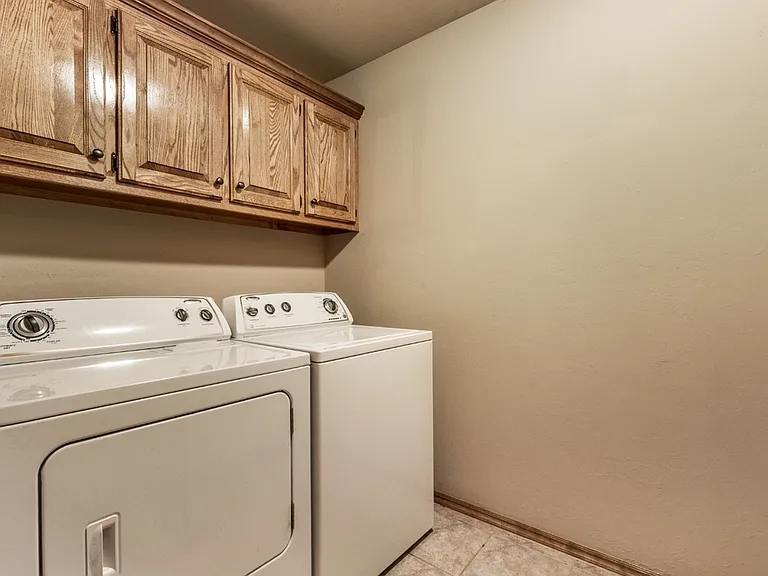8205 Hillers Rd — Photo 30