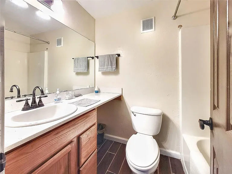 4000 SW 23rd St #4-308 — Photo 10