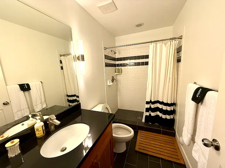 676 E Markea Ave — Photo 17