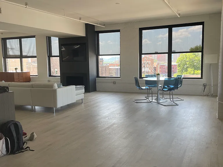 1908 Dunlap St #4 — Photo 15