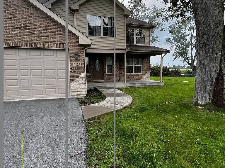 1125 E Goodenow Rd — Photo 15