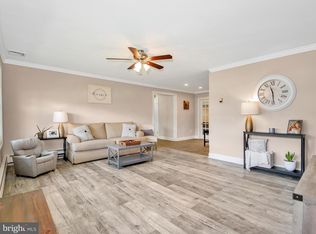 42 Umber Rd, Levittown, PA 19056