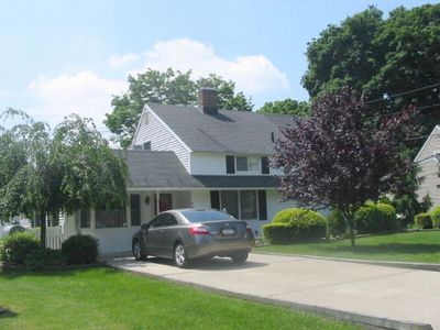 63 Mockingbird Ln, Levittown, NY, 11756