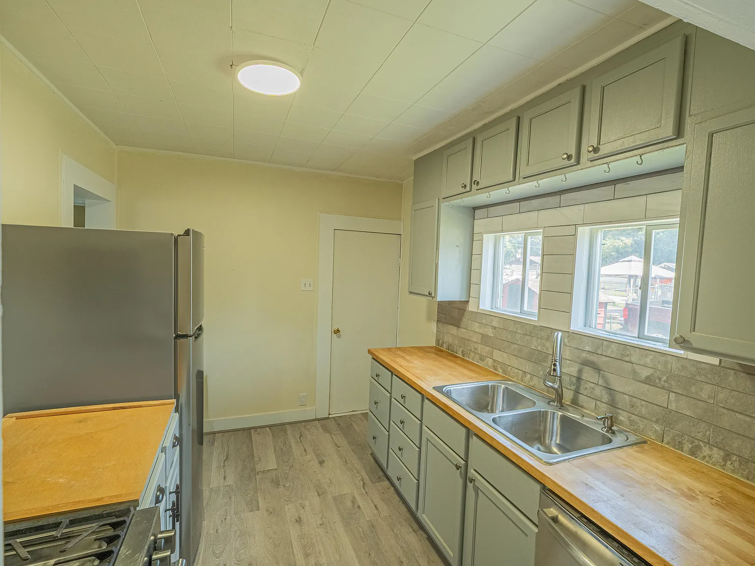 1 bed, 592 sqft, $1,000 — Photo 2