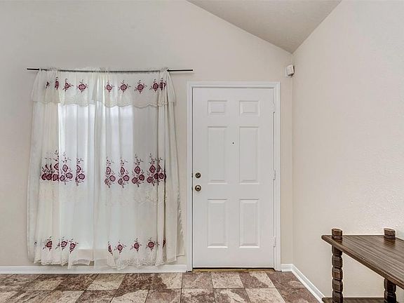 3rd image of 7415 Edgecraft Dr