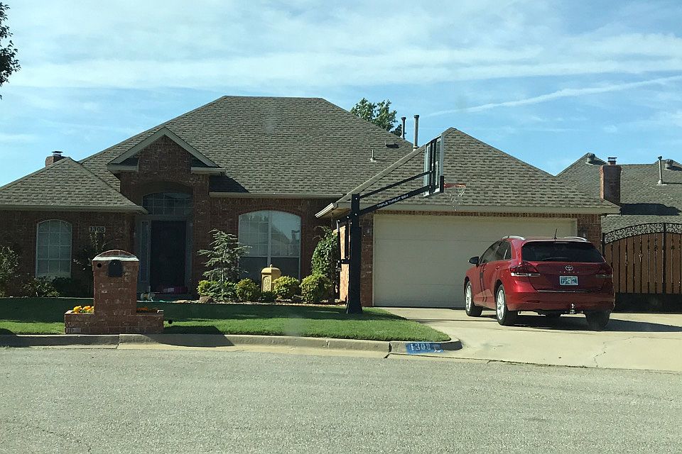 1st image of 1308 SW 121st Pl